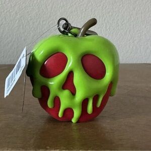 Evil Queen Glow In The Dark Poison Apple PocketBac Holder